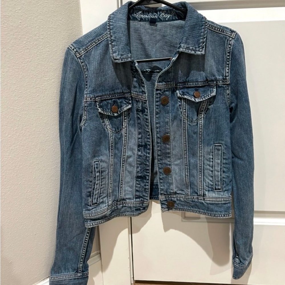 American Eagle Outfitters Classic Blue Jean Jacket